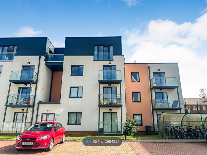 2 Bedroom Flat To Rent In Willow Court, Kingston Upon Thames, KT1