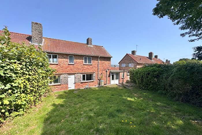 3 Bedroom Semi-Detached House For Sale In Holmes Road, Swanage, BH19 - Photo 11