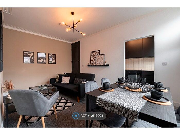 2 Bedroom Terraced House To Rent In Autumn Place, Leeds, LS6