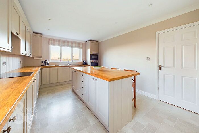 4 Bedroom Detached House For Sale In Broadland Views, Burnt House Road, Cantley, NR13
