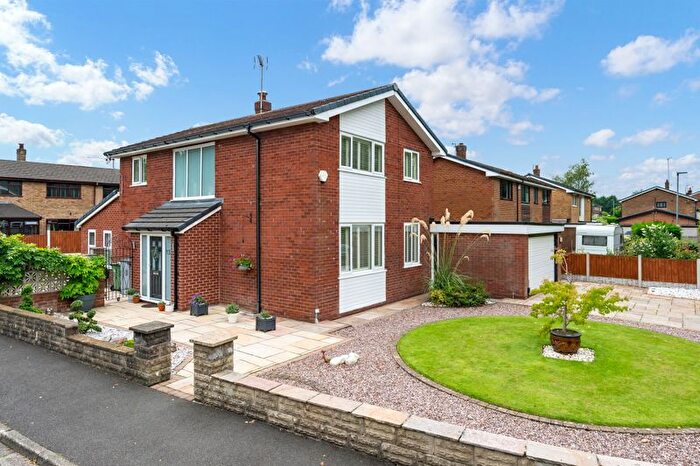 3 Bedroom Detached House For Sale In Romney Way, Wigan, WN1