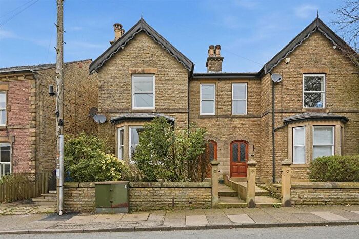 3 Bedroom Semi-Detached House For Sale In Grimshaw Lane, Bollington, SK10