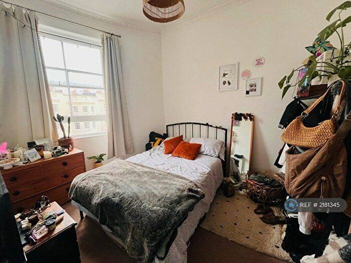 2 Bedroom Flat To Rent In Lansdowne Place, Hove, BN3