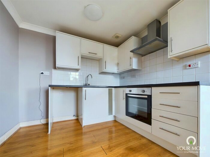 2 Bedroom Flat To Rent In Ramsgate Road, Broadstairs, Kent, CT10