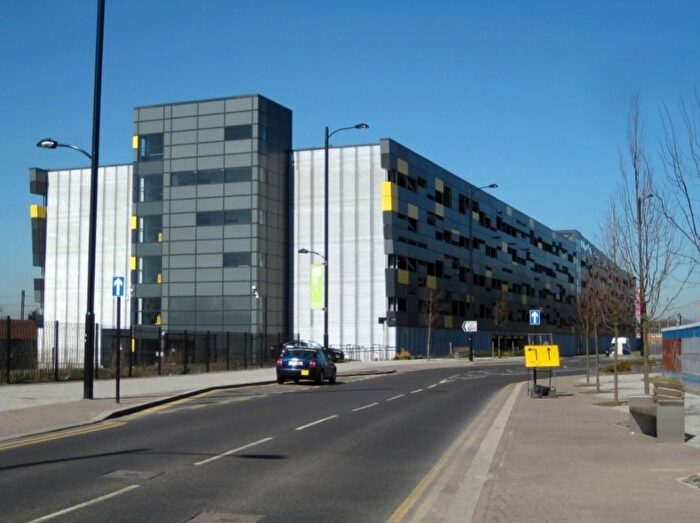 Garage / Parking To Rent In Burgage Square, Wakefield, WF1