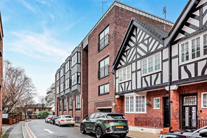 2 Bedroom Apartment For Sale In Cuppin Street, Chester, Cheshire, CH1