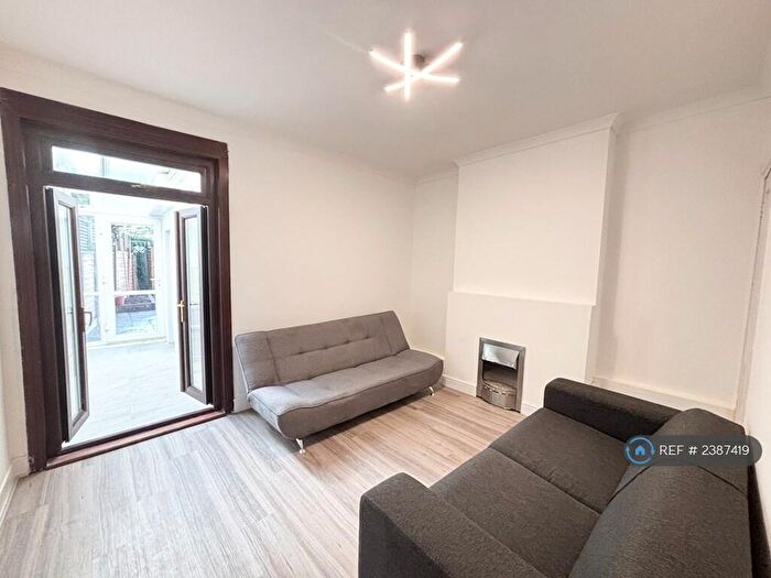 3 Bedroom Terraced House To Rent In Fawcett Road, Croydon, CR0