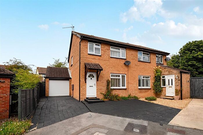 3 Bedroom Semi-Detached House For Sale In Fitzwarren Close, Chippenham, SN15