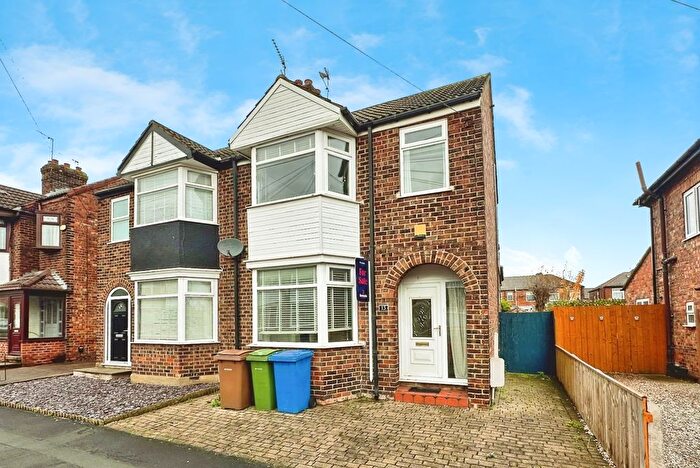 3 Bedroom Semi-detached House For Sale In Sunningdale Road, Hessle, HU13