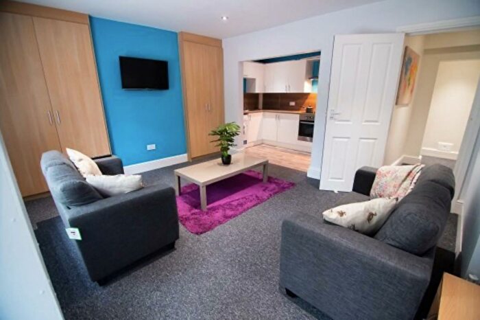 3 Bedroom Flat To Rent In - Clarkehouse Road, Sheffield, S10