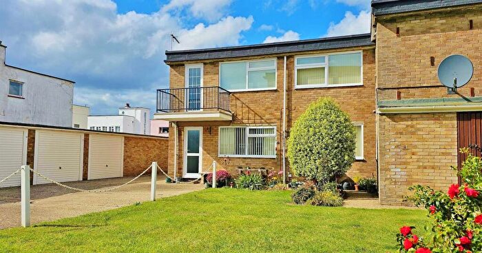 2 Bedroom Flat For Sale In Easton Way, Frinton-on-Sea, CO13