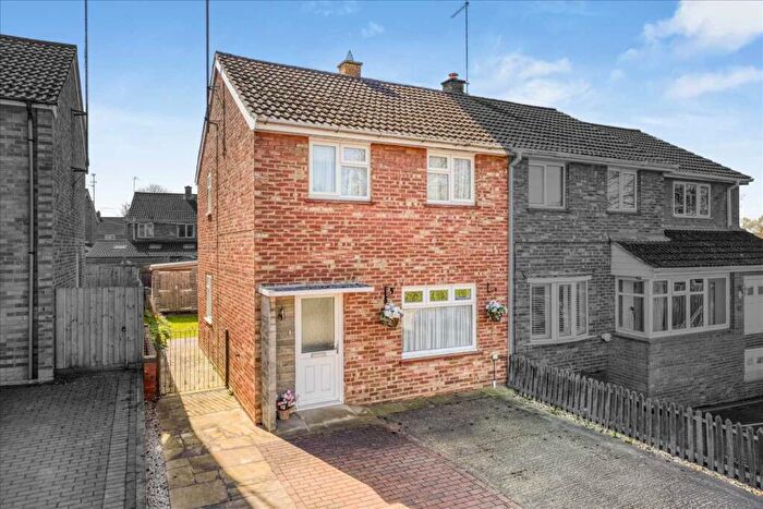 3 Bedroom Semi Detached House For Sale In Chestnut Close, Stony Stratford, Milton Keynes, MK11