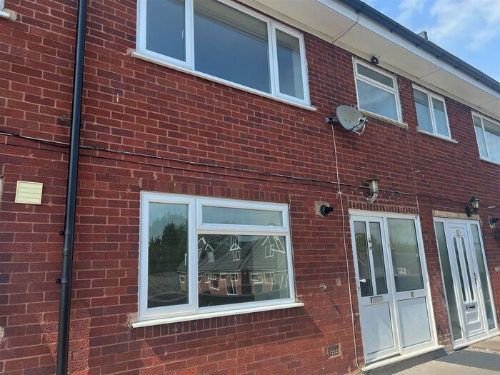 3 Bedroom Flat To Rent In Cannock Road, Cannock, WS11
