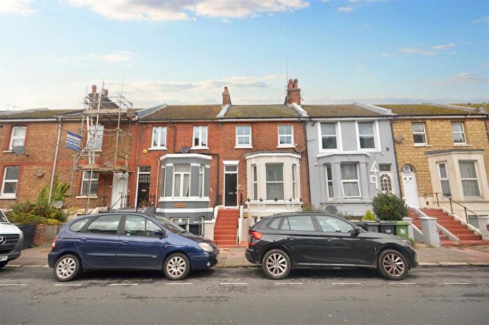 2 Bedroom Flat To Rent In Langney Road, Eastbourne, BN21