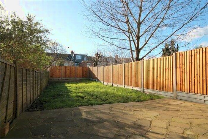 2 Bedroom Flat To Rent In Huddlestone Road, Willesden, NW2