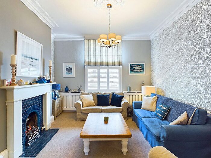 3 Bedroom Town House For Sale In West Terrace, Whitby, YO21