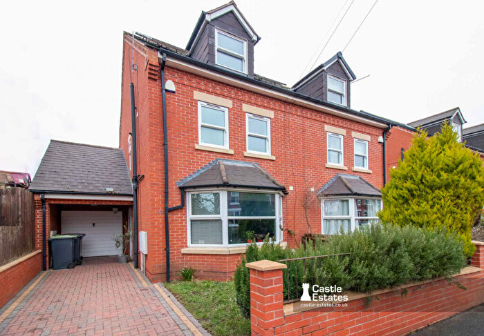 4 Bedroom Semi-Detached House For Sale In Abbey Road, Beeston, NG9