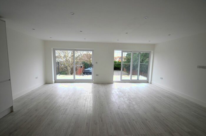 2 Bedroom Flat To Rent In Staines Road West, Ashford, TW15