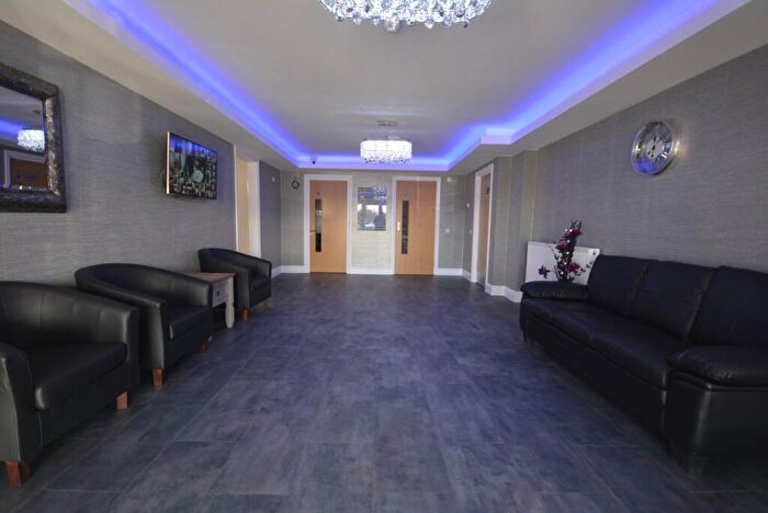 2 Bedroom Flat To Rent In Defoe Parade, Chadwell St Mary, RM16