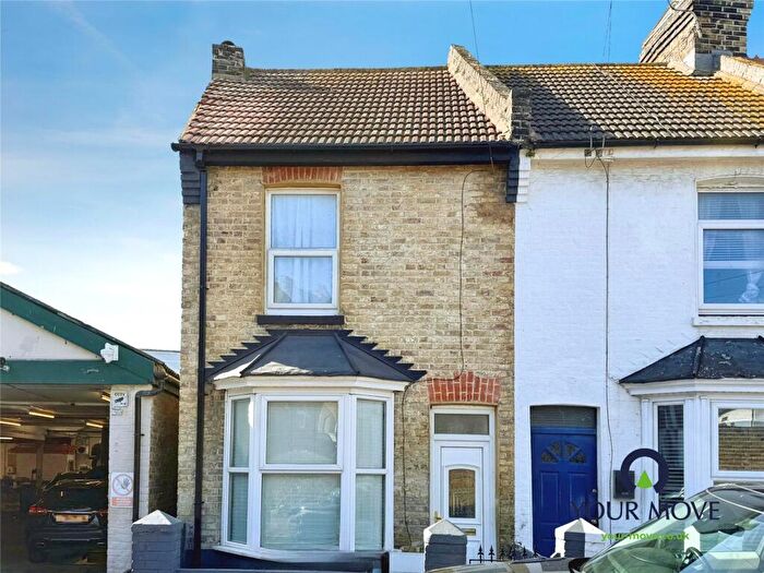 2 Bedroom End Of Terrace House For Sale In Elizabeth Road, Ramsgate, Kent, CT11