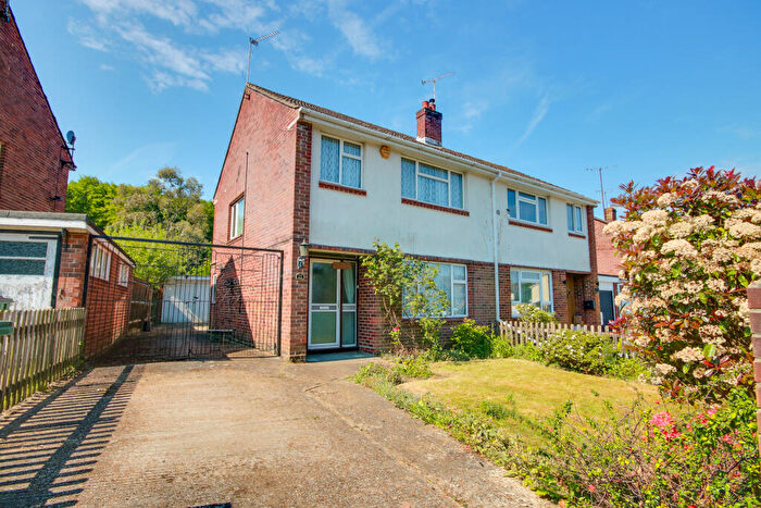 3 Bedroom Semi-Detached House For Sale In Thornhill! No Forward Chain! Extended! South-westerly Aspect Garden!, SO19