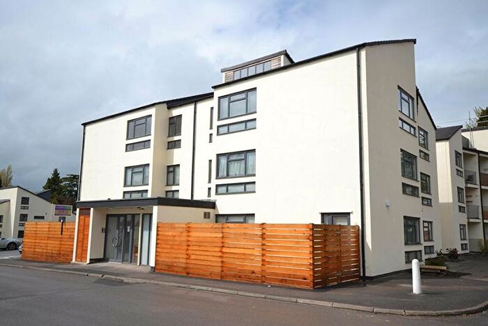 2 Bedroom Apartment To Rent In Field View, Caversham, Reading, RG4