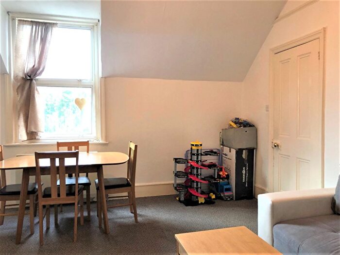 1 Bedroom Flat To Rent In Raphael Road, Hove, BN3