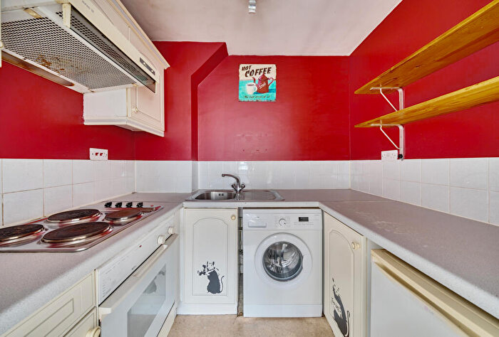 2 Bedroom Apartment For Sale In North Road, St. Andrews, Bristol, BS6