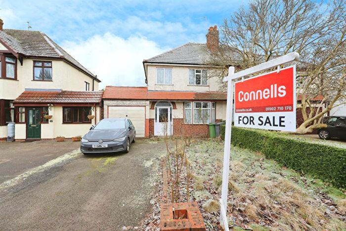 3 Bedroom Semi-Detached House For Sale In Langley Road, Merry Hill, Wolverhampton, WV3