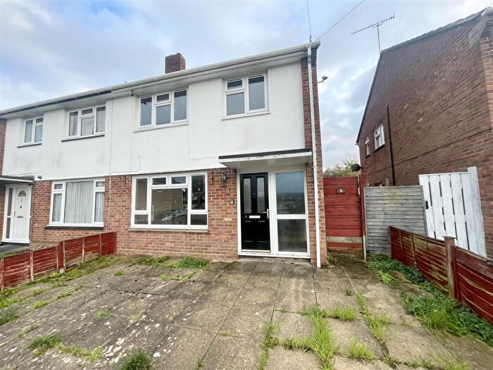 3 Bedroom Semi Detached House For Sale In Peverell Road, Hamworthy, Poole, BH16