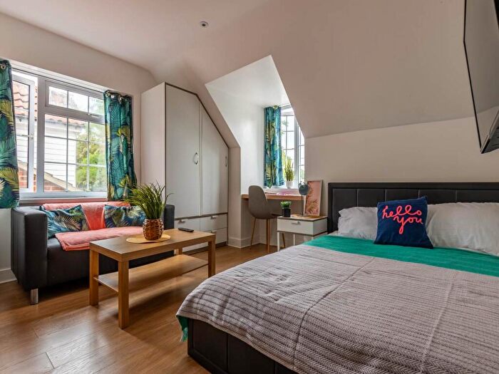 Studio To Rent In Woodland Way, Canterbury, CT2