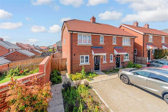 3 Bedroom Semi-Detached House For Sale In Fallow Field, Gravesend, Kent, DA11