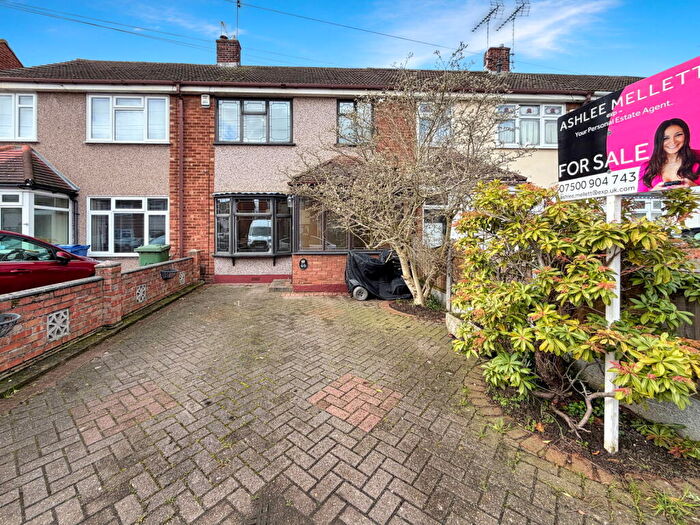 3 Bedroom Terraced House For Sale In Kingsman Road, Stanford-Le-Hope, SS17