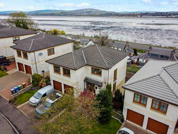 4 Bedroom Detached House For Sale In Dennistoun Road, Langbank, PA14