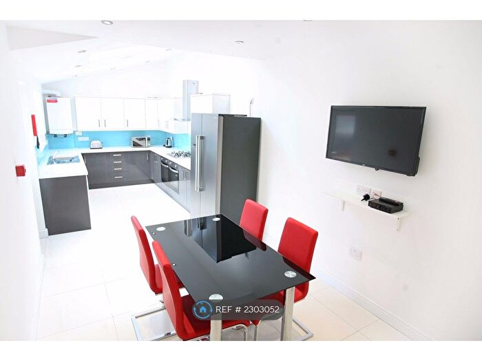 6 Bedroom Terraced House To Rent In Claremont Road, Wavertree, L15