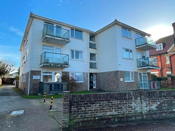 1 Bedroom Apartment To Rent In St Winefrides Road, Littlehampton, BN17