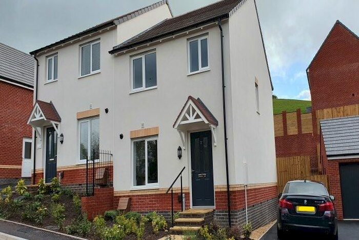 3 Bedroom Semi-Detached House To Rent In Comfrey Avenue, Newton Abbot TQ12