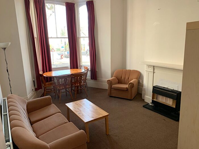 1 Bedroom Flat To Rent In Chiswick High Road, London, W4