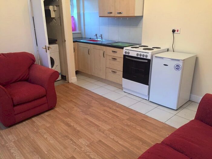 1 Bedroom House To Rent In Milgate Street, Royston, S71