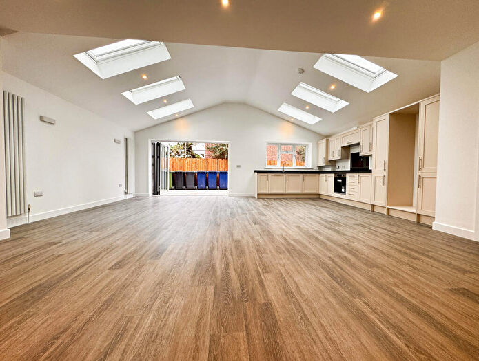 4 Bedroom Semi Detached House To Rent In Hulatt Road, Cambridge, Cambridgeshire, CB1