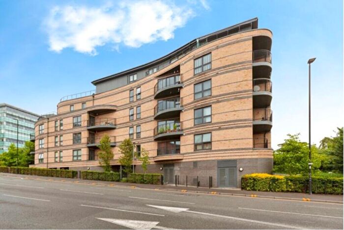 2 Bedroom Apartment For Sale In Windsor Road, Slough, SL1