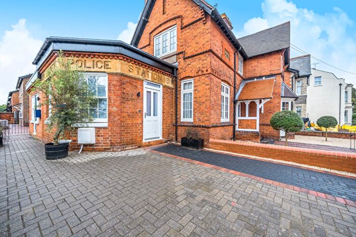 1 Bedroom Semi-Detached House To Rent In Brook Street, Twyford, Berkshire, RG10