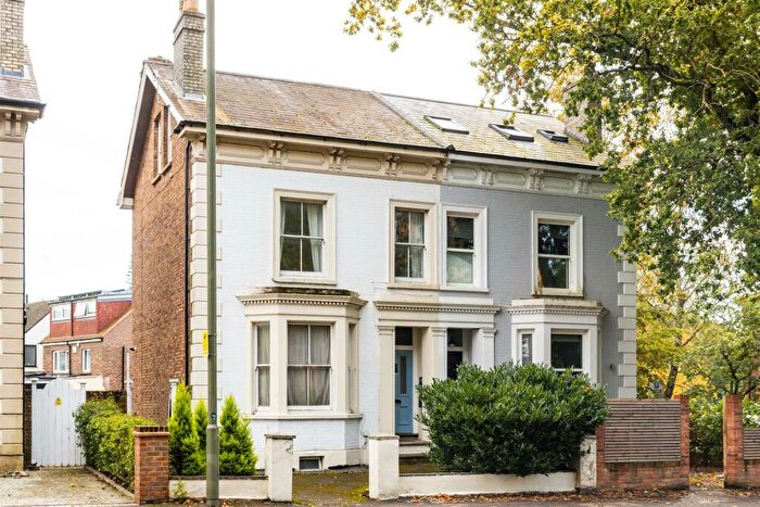 2 Bedroom Flat For Sale In London Road, Redhill, RH1