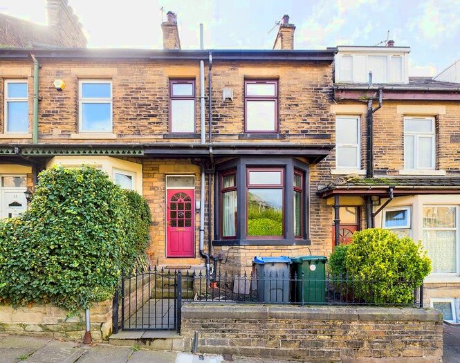 4 Bedroom Terraced House To Rent In Park Cliffe Road, Bradford, West Yorkshire, BD2