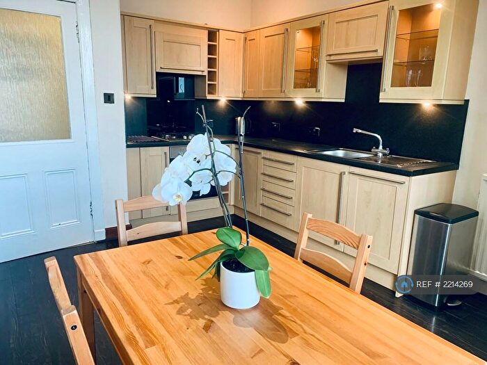 3 Bedroom Flat To Rent In Perth Road, Dundee, DD2