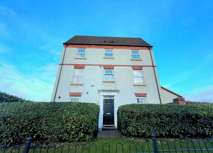 4 Bedroom Town House To Rent In Bloomfield Road, Tipton DY4