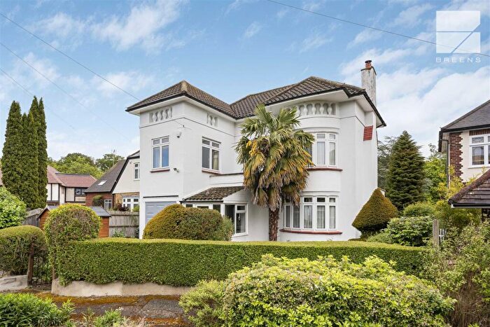 3 Bedroom Detached House For Sale In Oakhurst Gardens, London, E4