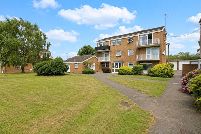 1 Bedroom Flat For Sale In Hastoe Park, Aylesbury, HP20