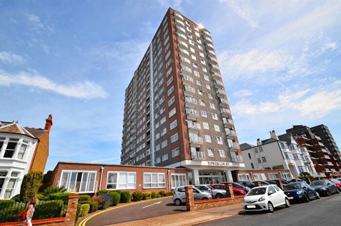 2 Bedroom Flat To Rent In Tower Court, Westcliff-On-Sea, SS0