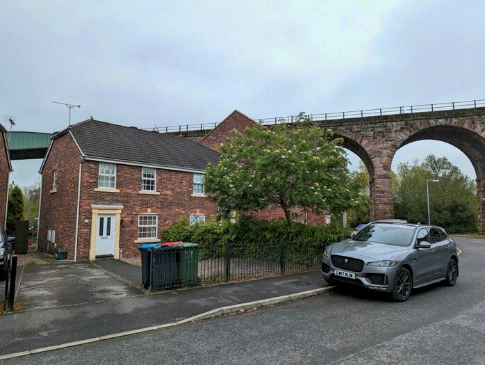 3 Bedroom Semi-Detached House To Rent In Yarwood Close, Northwich, CW8